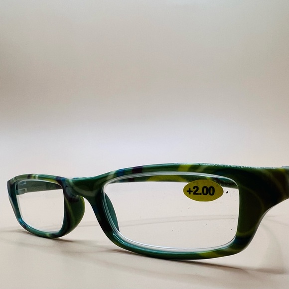 BRAND NEW GEOMETRIC NARROW READERS. GREEN DESIGN WITH MATCHING CASE - Picture 7 of 7